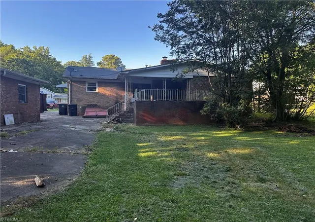 Photo 3 of Single family home for sale at 3708 Whitfield Ct, Winston Salem, NC 27105 | MLS# 1221887 | Listing updated on 2026-09-04