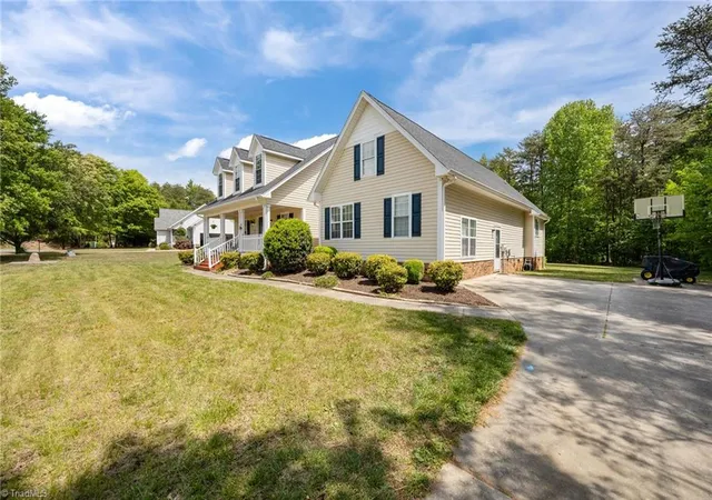 Homes for sale in Greensboro, NC | 1210 Foxhaven Dr, Greensboro, NC 27455 | MLS# 1216754