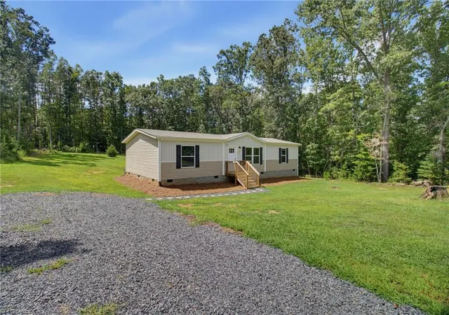 Photo 3 of Manufactured home for sale at 188 Plantation Rd, Eden, NC 27288 | MLS# 1233076 | Listing updated on 2026-08-30