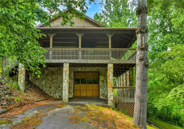 Photo 5 of Sale Pending at 1521 Nc Hwy 194, West Jefferson, NC 28694 | MLS# 1229320 | Listing updated on 2026-08-20