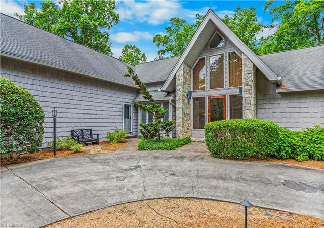 Photo 3 of Single family home for sale at 4200 Clinard Rd, Clemmons, NC 27012 | MLS# 1225612 | Listing updated on 2026-09-13