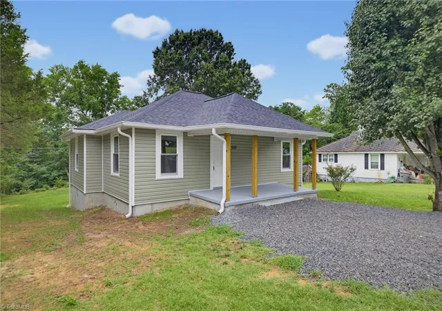2nd image of 848 Clarkway Ave, Eden, NC 27288 | MLS# 1228563