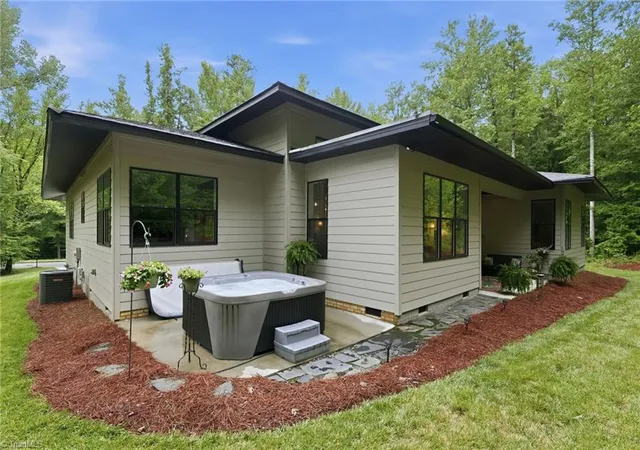 4th image of 104 Trafalgar Dr, Lexington, NC 27292 | MLS# 1229016