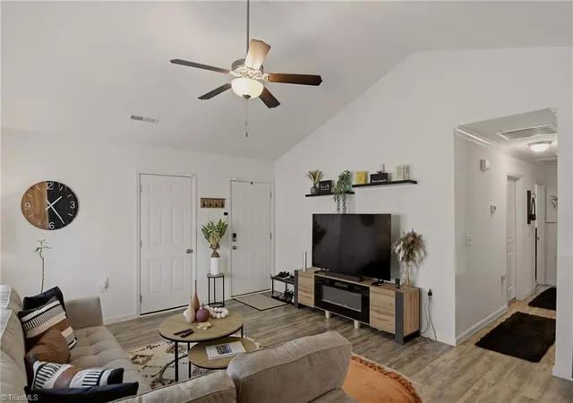 5th image of 3904 Bissett Wy, Greensboro, NC 27405 | MLS# 1220657