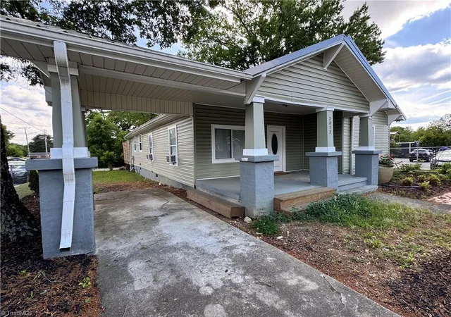Photo 3 of Sale Pending at 2012 E Green Dr, High Point, NC 27260 | MLS# 1218219 | Listing updated on 2026-09-19