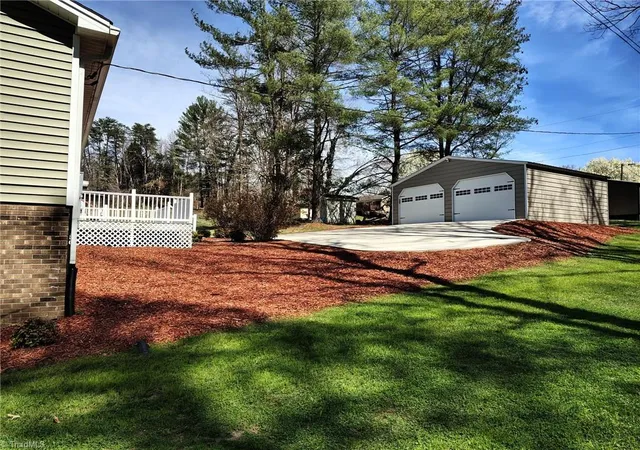 3rd image of 127 Miller St, Mount Airy, NC 27030 | MLS# 1212141