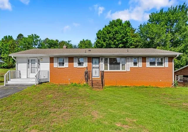 1st image of 310 Stewart Rd, Winston Salem, NC 27107 | MLS# 1222185