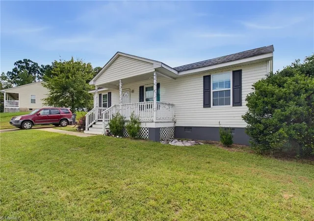 2nd image of 3 Dan Hughes Ct, Greensboro, NC 27405 | MLS# 1233208