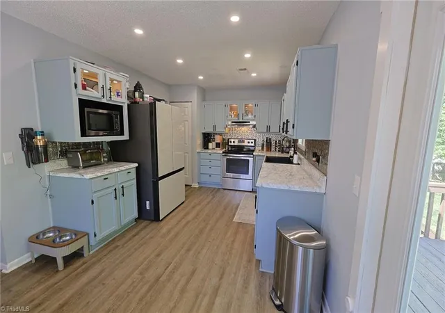 Photo 2 of Single family home for sale at 1474 Sherwood Dr, Reidsville, NC 27320 | MLS# 1229496 | Listing updated on 2026-08-07