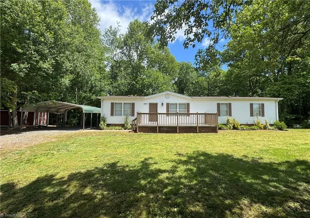 Homes for sale in Traphill, NC | 1997 Christian Home Church Rd, Traphill, NC 28685 | MLS# 1219916