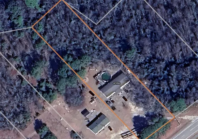 Photo 3 of Manufactured home for sale at 4396 Nc Hwy 83, Maxton, NC 28364 | MLS# 1203693 | Listing updated on 2026-10-05