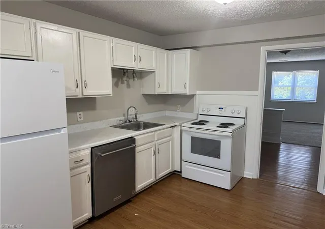 Photo 4 of Single family home for sale at 1039 Turtle Rock Ln, Winston Salem, NC 27104 | MLS# 1220353 | Listing updated on 2026-07-09