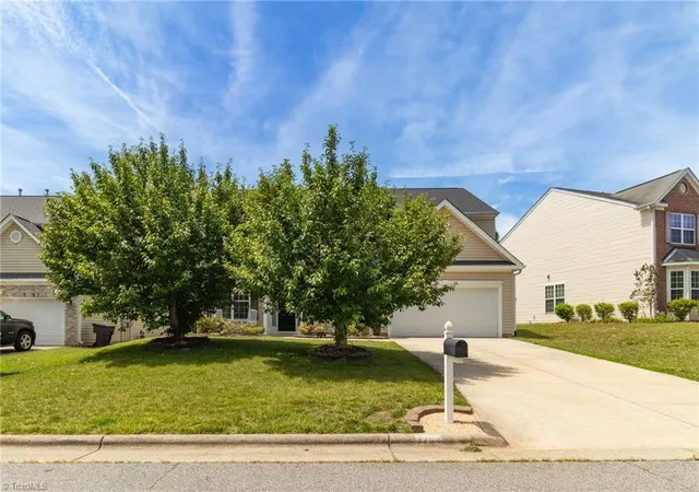 2nd image of 3706 Single Leaf Cir, High Point, NC 27265 | MLS# 1225480