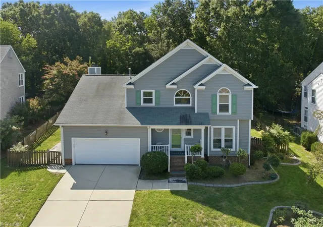 Photo 2 of Single family home for sale at 4 Cranebridge Pl, Greensboro, NC 27407 | MLS# 1231749 | Listing updated on 2026-09-12