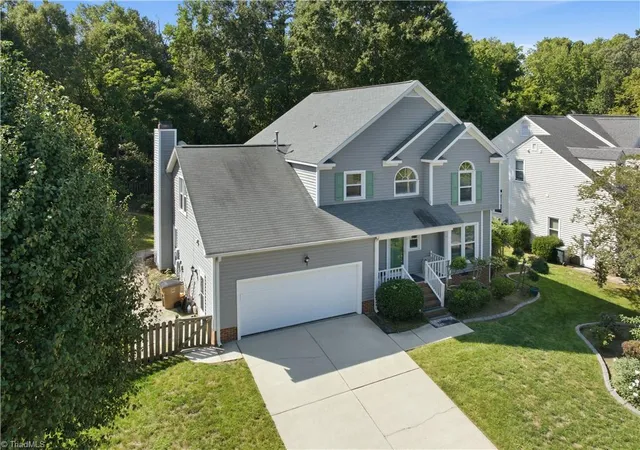 Photo 3 of Single family home for sale at 4 Cranebridge Pl, Greensboro, NC 27407 | MLS# 1231749 | Listing updated on 2026-09-12