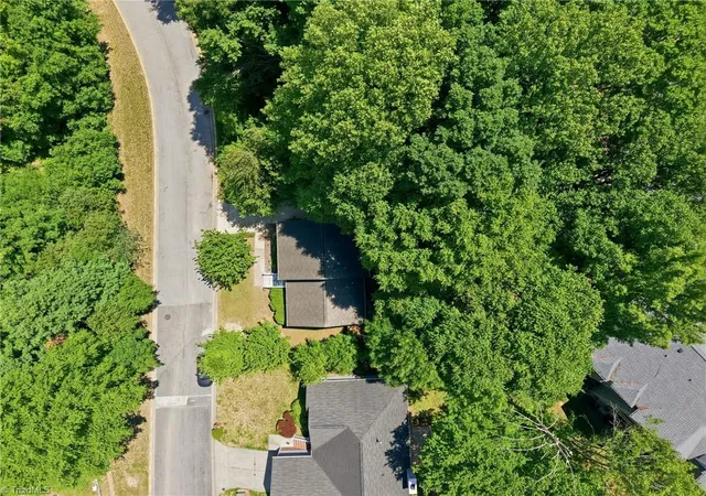 Homes for sale in Greensboro, NC | 3319 Argyle Ln, Greensboro, NC 27406 | MLS# 1219328