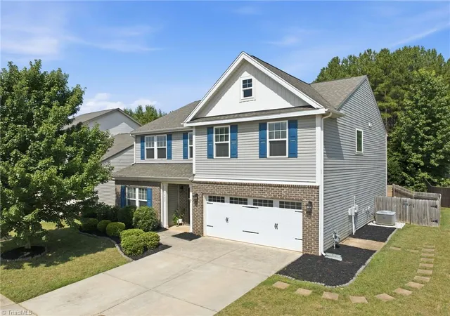 Photo 1 of Single family home for sale at 1602 Running Deer Dr, Kernersville, NC 27284 | MLS# 1227249 | Listing updated on 2026-09-18
