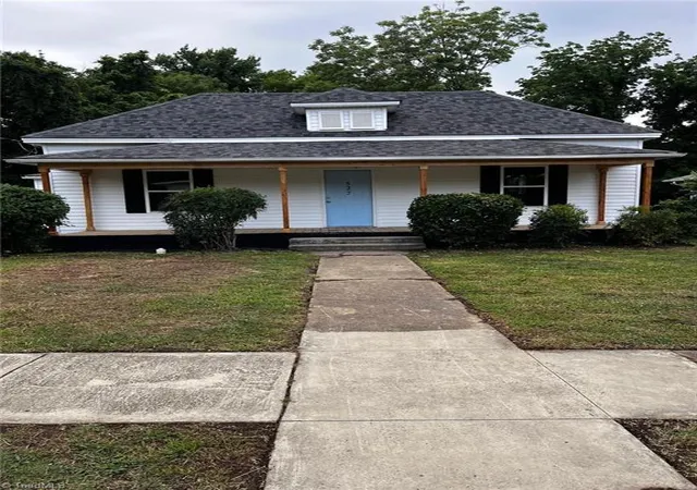 Photo 1 of Single family home for sale at 527 Denny St, High Point, NC 27262 | MLS# 1227455 | Listing updated on 2026-09-06