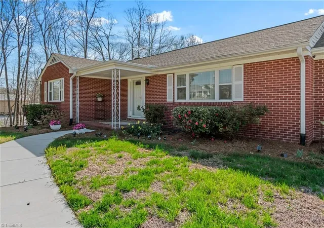 Homes for sale in Thomasville, NC | 3291 Burton Rd, Thomasville, NC 27360 | MLS# 1212631