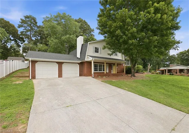 Photo 3 of Single family home for sale at 201 Jones Dr, Winston Salem, NC 27107 | MLS# 1227865 | Listing updated on 2026-09-02