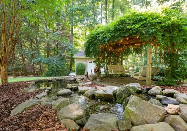 3rd image of 6808 Fox Horn Cir, Pfafftown, NC 27040 | MLS# 1227095