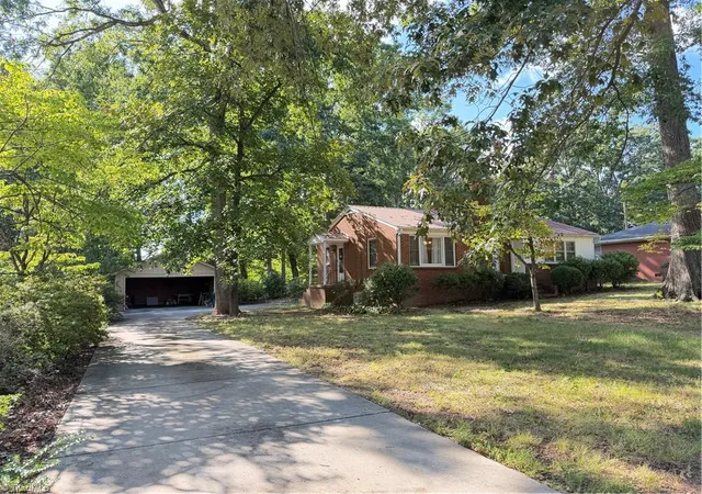 Photo 3 of Single family home for sale at 16 Vivian St, Thomasville, NC 27360 | MLS# 1234144 | Listing updated on 2026-09-19