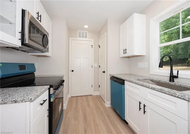 2nd image of 1878 Gyro Dr, Winston Salem, NC 27127 | MLS# 1220624