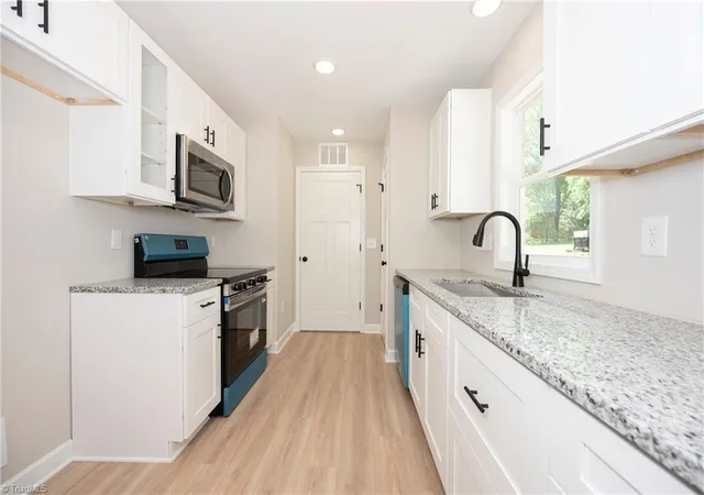 3rd image of 1878 Gyro Dr, Winston Salem, NC 27127 | MLS# 1220624