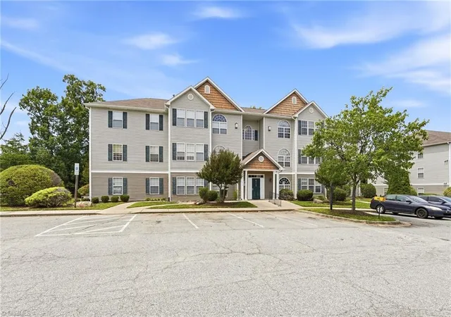 Homes for sale in High Point, NC | 6117 Hedgecock Cir #2D, High Point, NC 27265 | MLS# 1225670