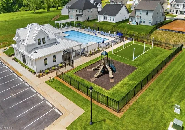 3rd image of 4622 Hanes Lake Dr, Winston Salem, NC 27106 | MLS# 1223553