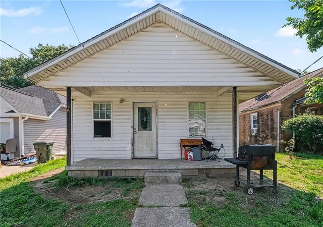Photo 1 of Single family home for sale at 437 Fulton St, Burlington, NC 27217 | MLS# 1227845 | Listing updated on 2026-09-09