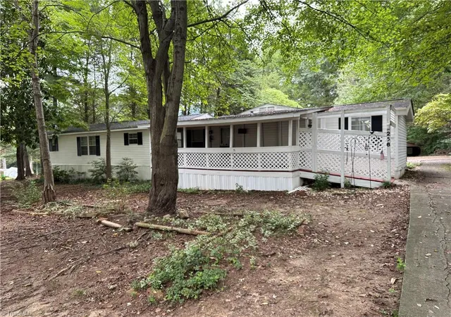 Photo 1 of Sale Pending at 256 Fieldtop Dr, Winston Salem, NC 27107 | MLS# 1233910 | Listing updated on 2026-09-07