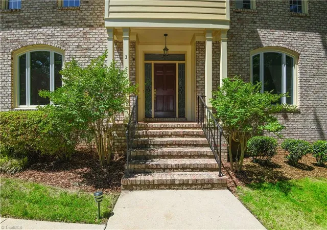 3rd image of 3 Charlottesville Ct, Greensboro, NC 27410 | MLS# 1226576