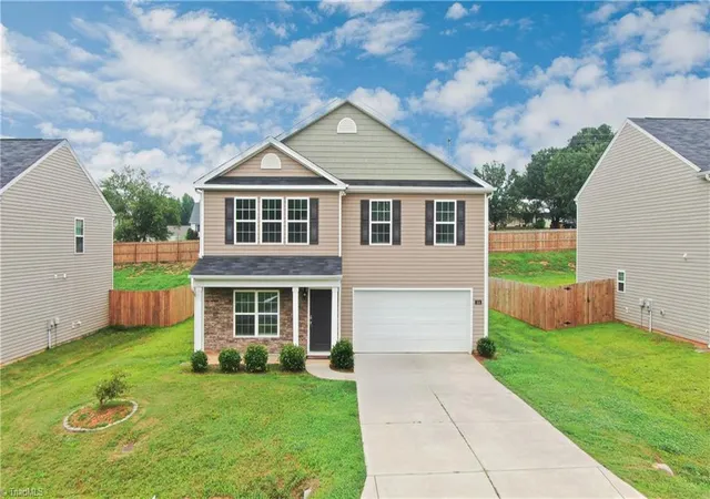 Photo 2 of Single family home for sale at 164 Sparrow Ln, Lexington, NC 27295 | MLS# 1227748 | Listing updated on 2026-09-27
