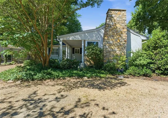 3rd image of 1920 Robinhood Rd, Winston Salem, NC 27104 | MLS# 1223372