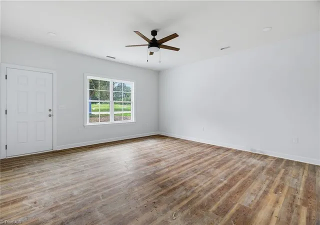Photo 3 of Sale Pending at 1019 Duggins St, Kernersville, NC 27284 | MLS# 1231058 | Listing updated on 2026-08-19