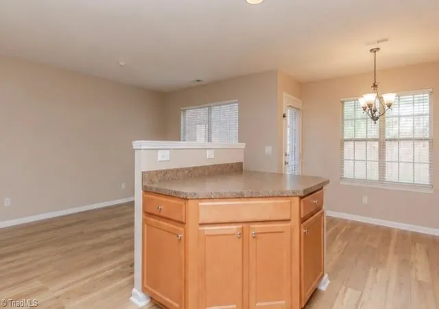 5th image of 846 Jarman Dr, Jamestown, NC 27282 | MLS# 1231776