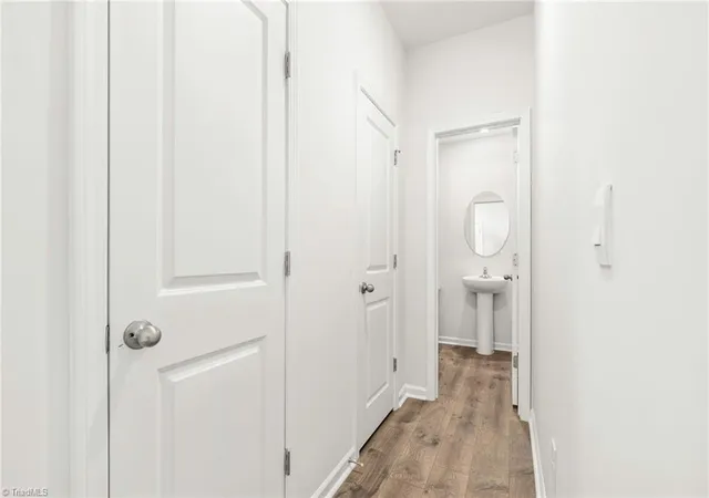 5th image of 3017 Middle Creek Ln, Greensboro, NC 27405 | MLS# 1210281