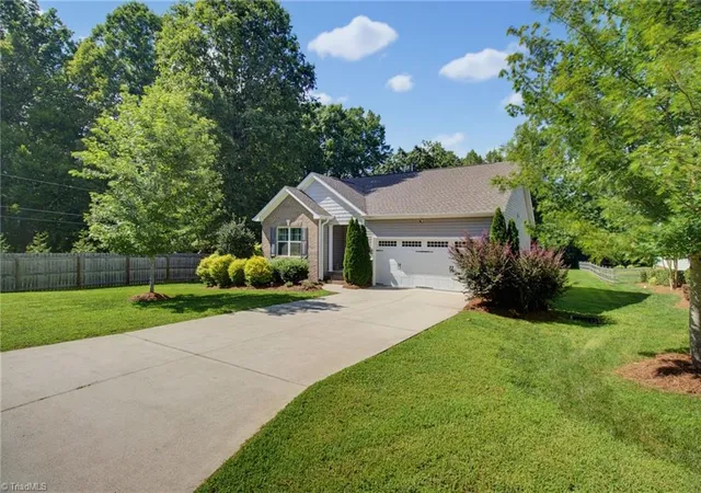 Photo 2 of Single family home for sale at 3091 Walker Ridge Dr, Walkertown, NC 27051 | MLS# 1230268 | Listing updated on 2026-09-18