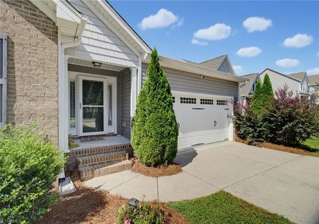 Photo 3 of Single family home for sale at 3091 Walker Ridge Dr, Walkertown, NC 27051 | MLS# 1230268 | Listing updated on 2026-09-18