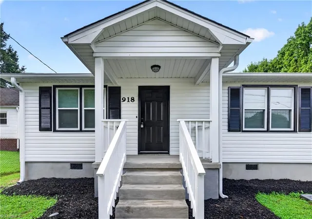 Photo 3 of Single family home for sale at 918 Beaumont Ave, High Point, NC 27260 | MLS# 1228094 | Listing updated on 2026-09-15