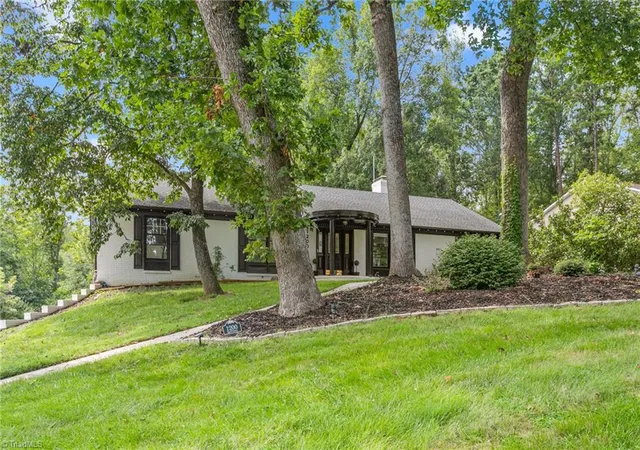 Photo 2 of Single family home for sale at 1200 Quail Hollow Rd, Kernersville, NC 27284 | MLS# 1233566 | Listing updated on 2026-09-24
