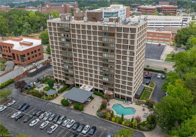 2nd image of 1101 N Elm St #904, Greensboro, NC 27401 | MLS# 1230551