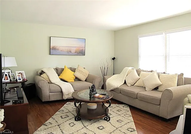 3rd image of 203 Capistrano Dr, Winston Salem, NC 27103 | MLS# 1217879