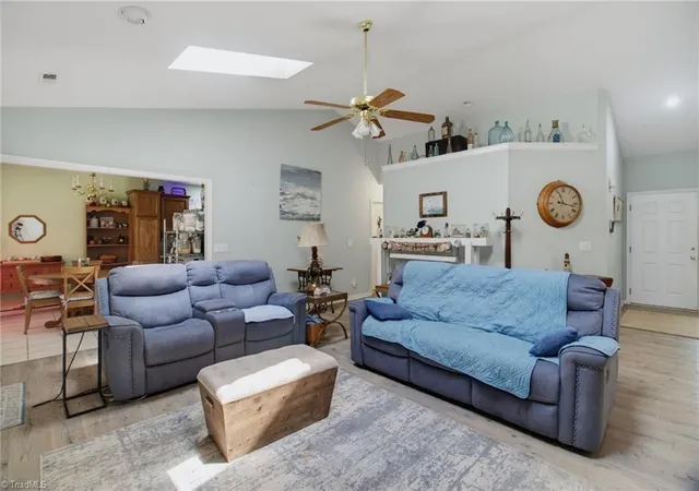 Photo 3 of Single family home for sale at 1000 Hastings Hl Rd, Kernersville, NC 27284 | MLS# 1231097 | Listing updated on 2026-09-21