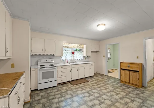 Photo 4 of Single family home for sale at 2294 N Old Greensboro Rd, High Point, NC 27265 | MLS# 1233824 | Listing updated on 2026-09-13