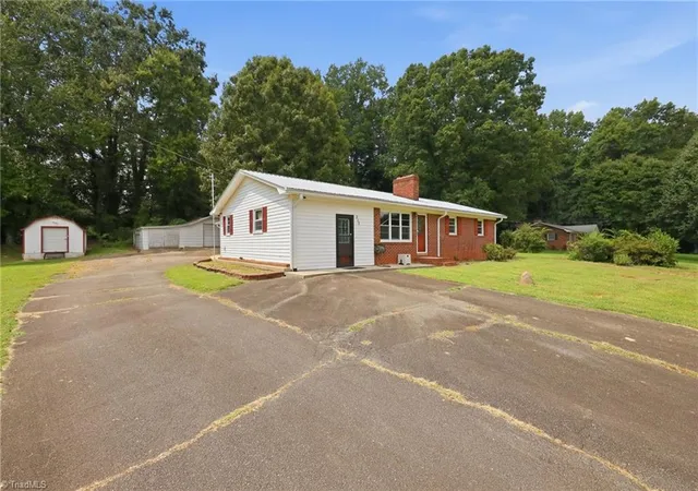 Photo 3 of Single family home for sale at 212 Circle Dr, Dobson, NC 27017 | MLS# 1233622 | Listing updated on 2026-10-01