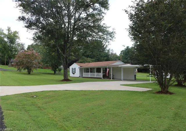 3rd image of 106 Mohawk Dr, King, NC 27021 | MLS# 1230740