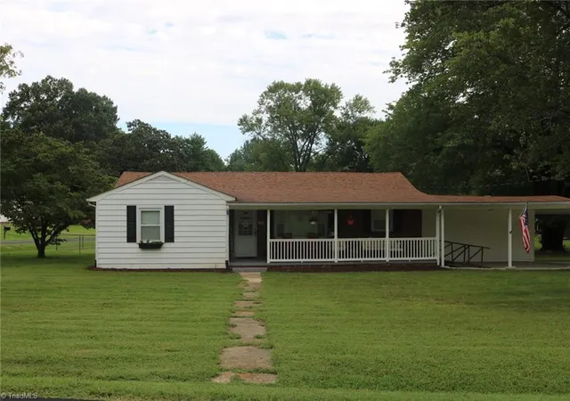 4th image of 106 Mohawk Dr, King, NC 27021 | MLS# 1230740