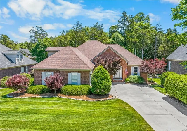 Homes for sale in High Point, NC | 4324 Poplar Creek Ln, High Point, NC 27265 | MLS# 1224865